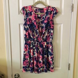 Capsleeve floral romper